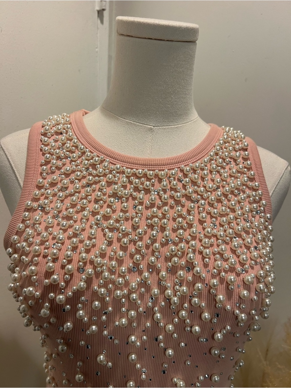 Sleeveless Pearl-Embellished Pink Knit Top - Picture 2 of 3